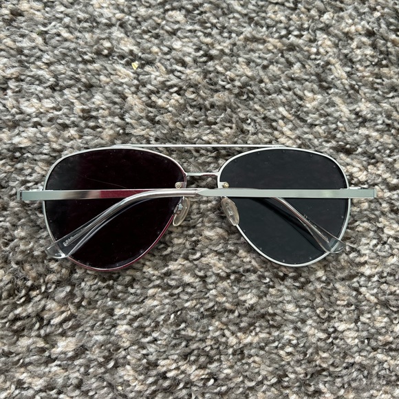 Quay x Jaclyn Hill - Roxanne Silver - Picture 4 of 4